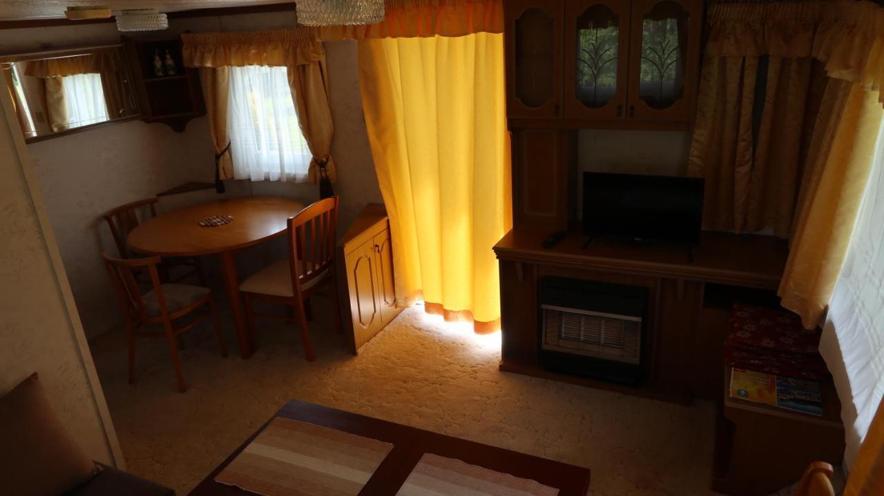 הוילה Liptovský Mikuláš Privat Ave-Mobilhaus מראה חיצוני תמונה